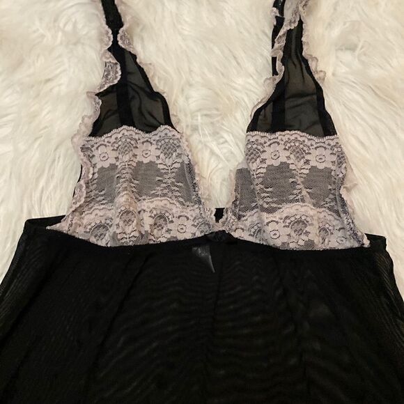 Marilyn Monroe Sexy Black Lacey Lingerie - Picture 2 of 5